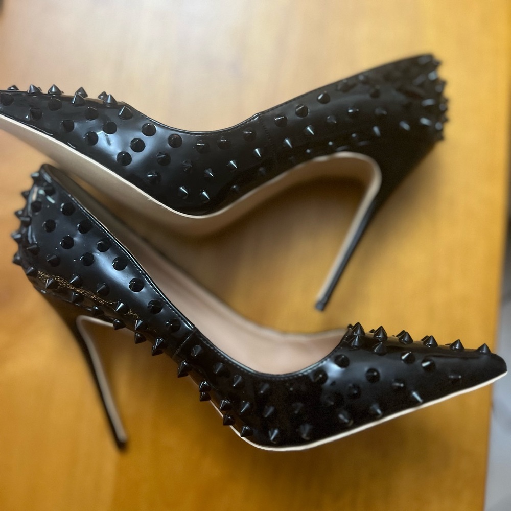 Sexy black studded heels women’s size SZ 40/